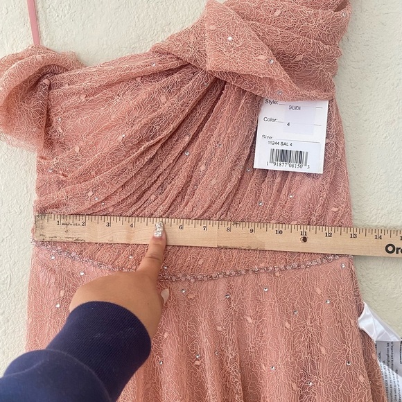 Mac Duggal Lace One Shoulder Illusion Sleeve A Line salmon Gown- NWT‎ size 4 - Picture 14 of 16